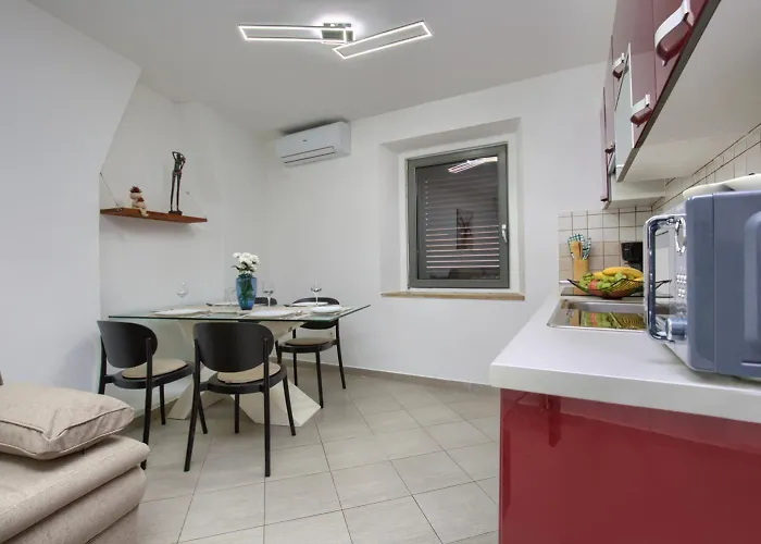 Center - Steps Away From The Arena Apartman Pula