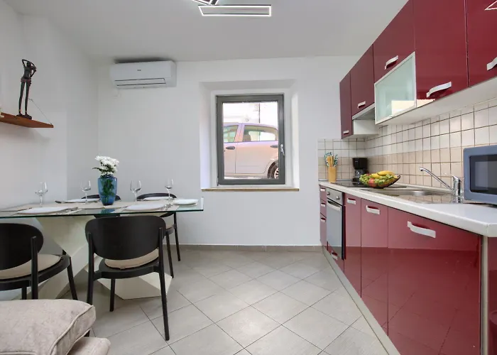 Apartman Center - Steps Away From The Arena Pula