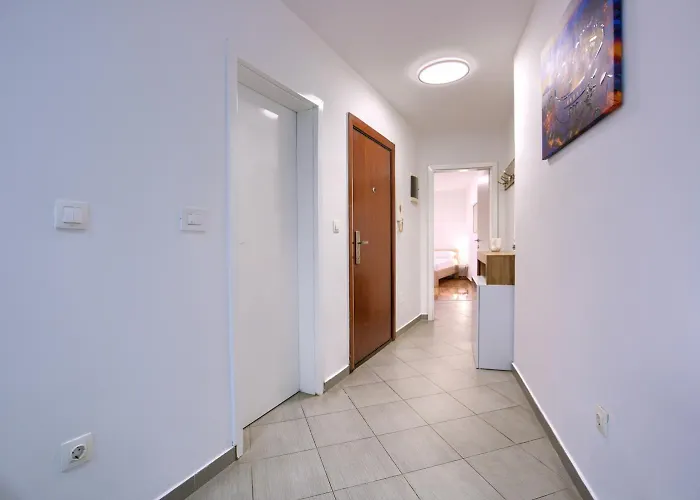 Center - Steps Away From The Arena Apartman Pula